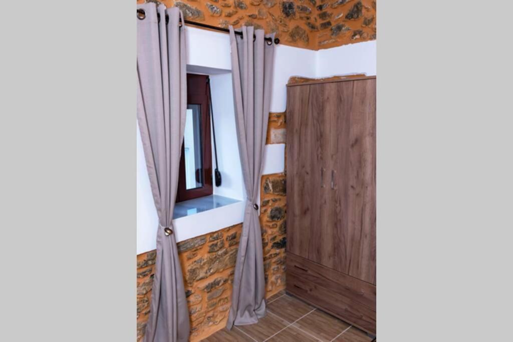 Paraspori Traditional Home With View Екстер'єр фото